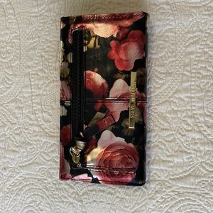 Steve Madden Wallet - Floral